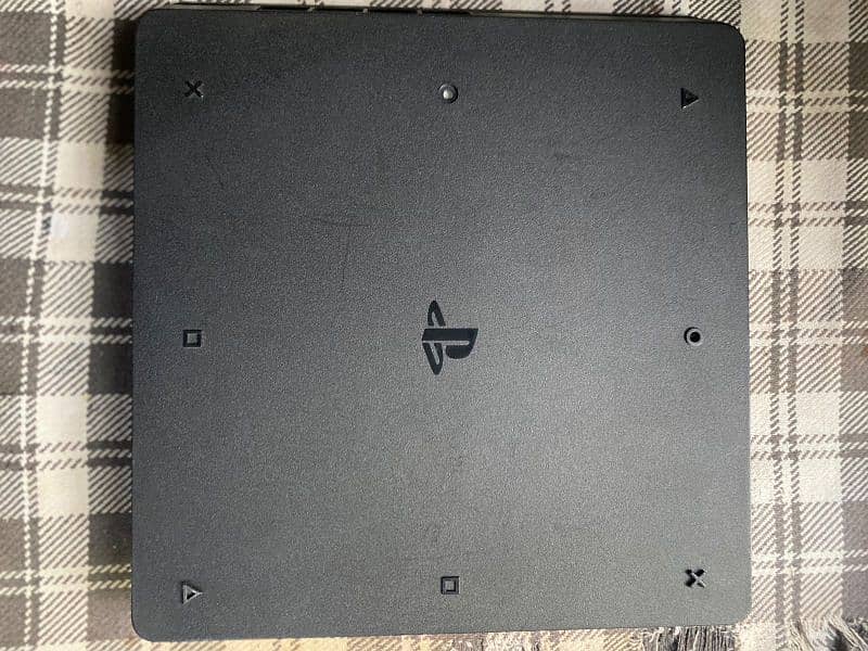 PlayStation 4 Slim 500GB 7