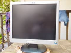 new HP 19"LCD