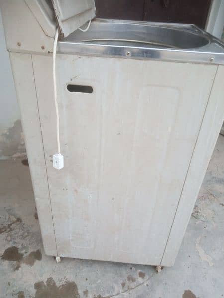 Washing machine fully working in good condition 3