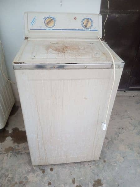 Washing machine fully working in good condition 6