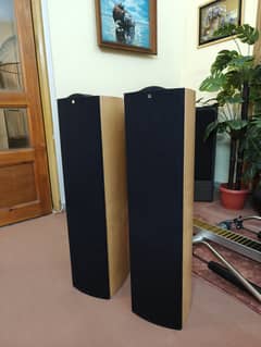 Kef iq7 Floor Standing speakers