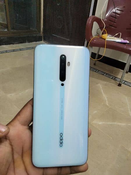 oppo Reno f 2 10/8 mobile is good condition daba charger sath mein hai 2