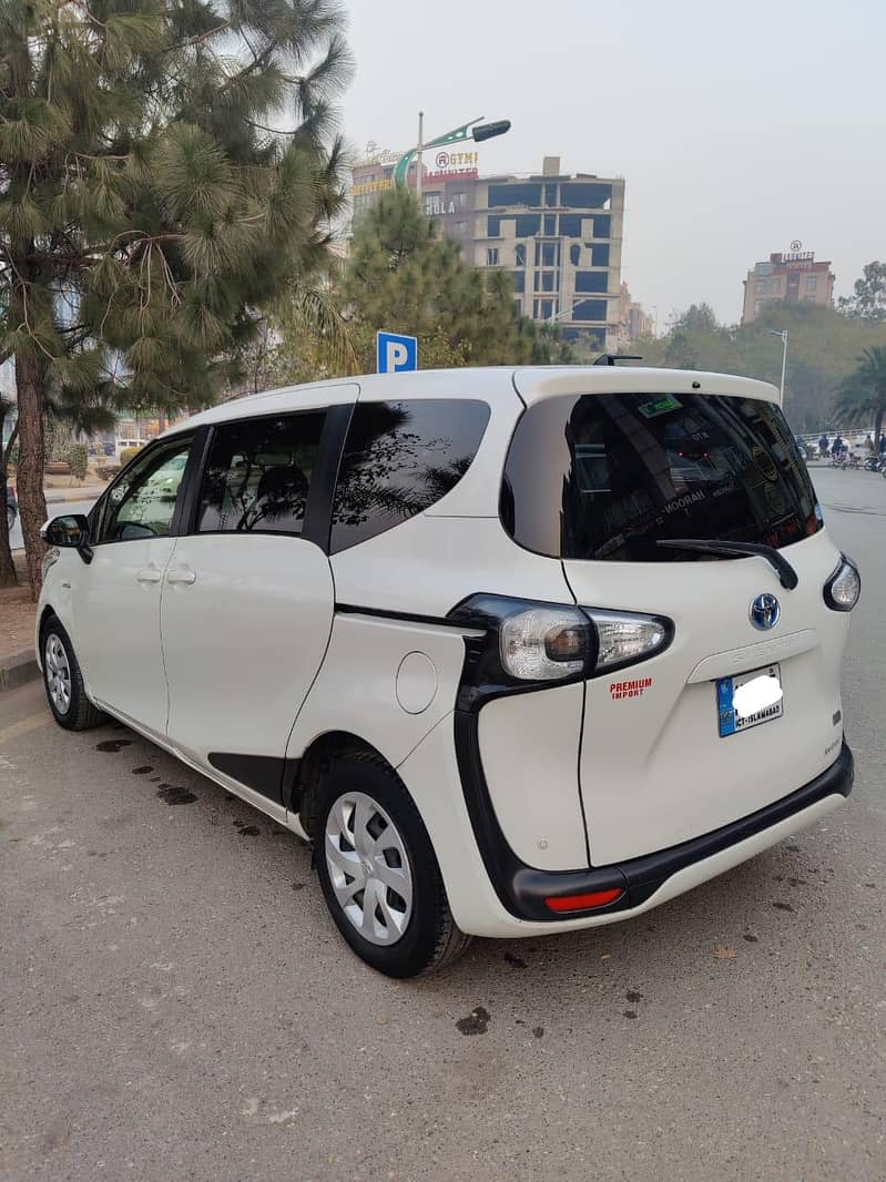 Toyota Sienta X 2016 1