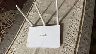 Tenda 3 antina router