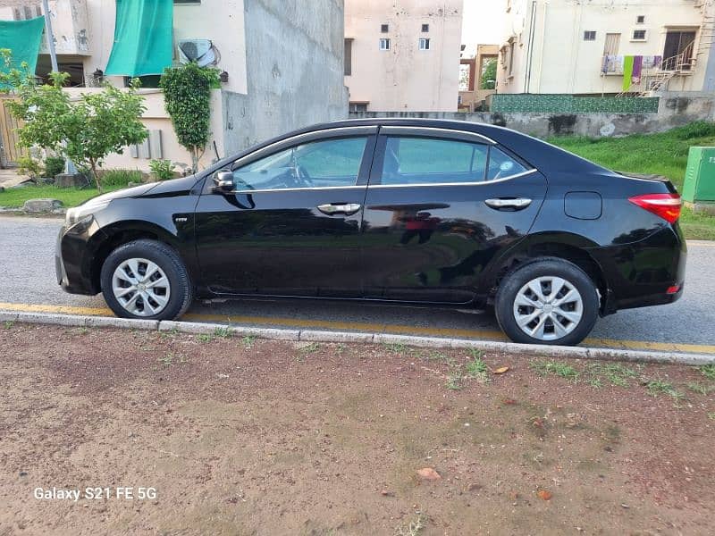 Toyota Corolla GLI 2016  1300CC 13