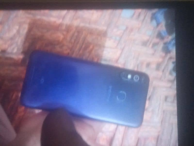 infinix hot 8 in 4/64 only set in condition 9/10 0