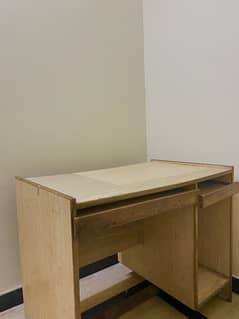 Sturdy Computer Table Hardwood