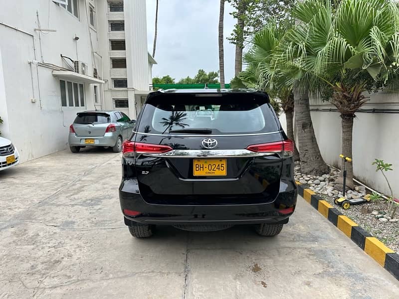 Toyota Fortuner 2018 V Petrol 39000km First Hand Untouched Brand New 10