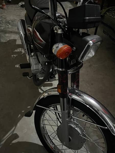 Honda 125 2024 model 4200km driven new condition 5