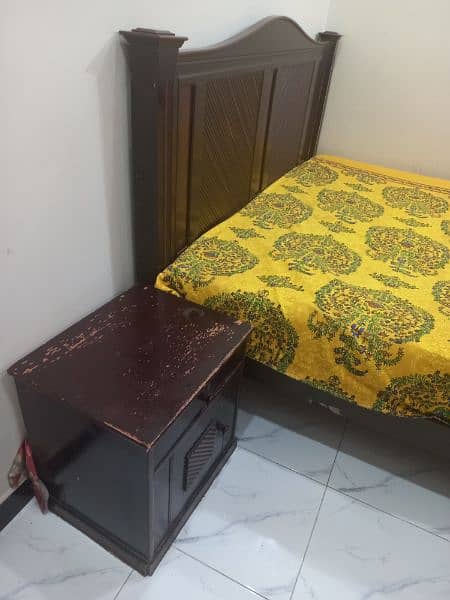 used wooden bed 4