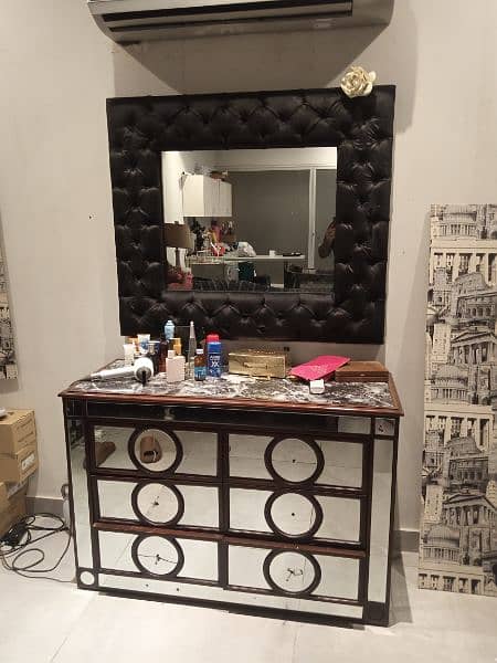 Dressing Table with mirror 0