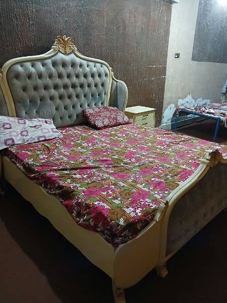 wood Double bed  + 2 side table + 2 coffee table+ dressing 1