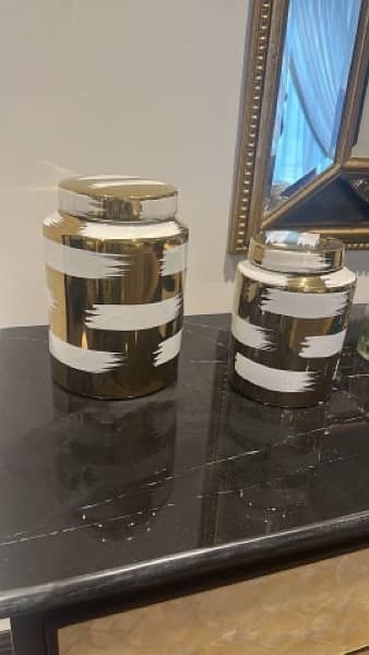 pair or golden jars
