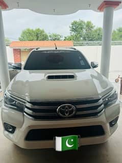 Toyota Hilux Revo V Automatic 3.0 2017 Model