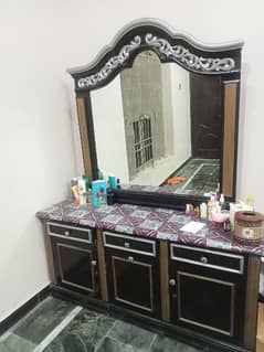 dressing table