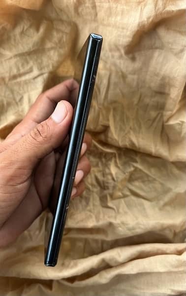 moto edge 6/256gb panel kharab hai , battery or board ok hen 2