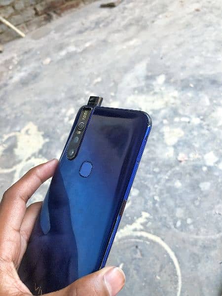 Vivo v15 with original charger and box with new condition 0