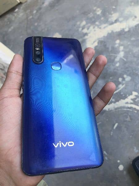 Vivo v15 with original charger and box with new condition 2