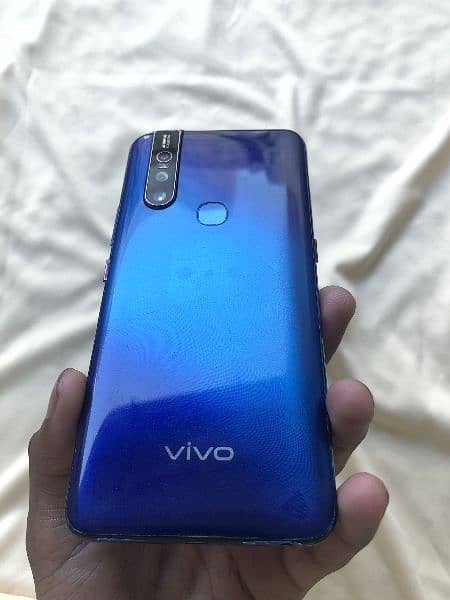 Vivo v15 with original charger and box with new condition 4