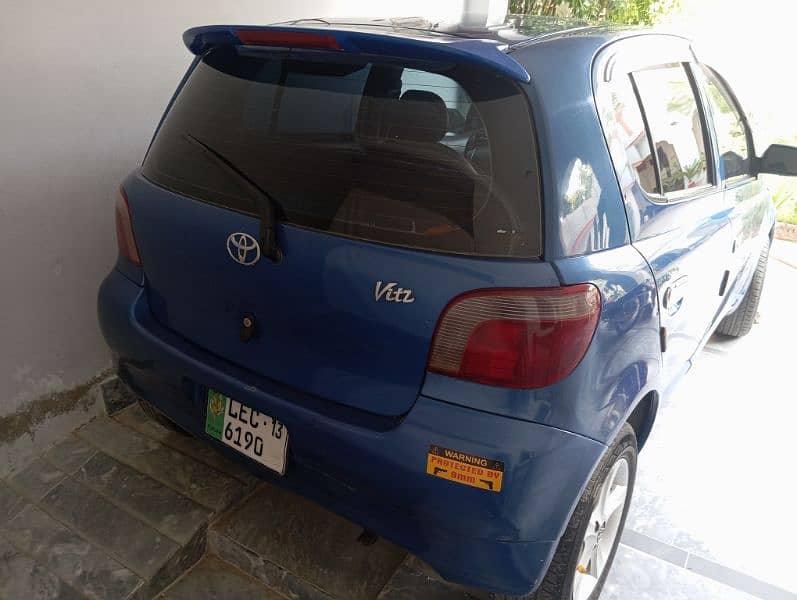 Toyota Vitz 2001 3