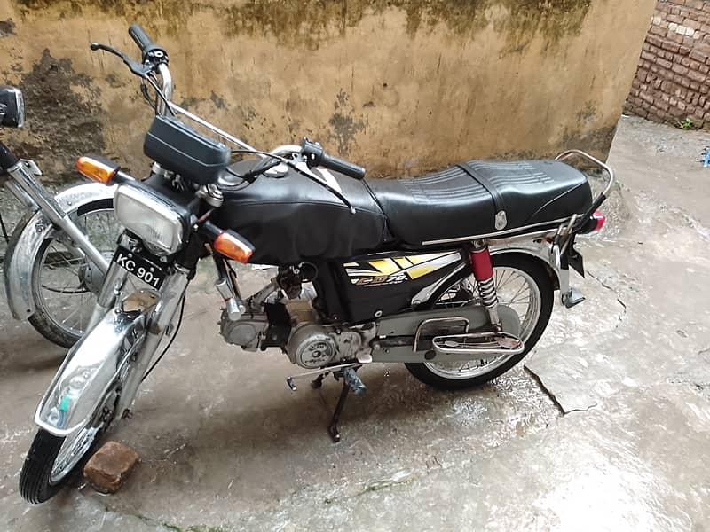 Honda CD 70 2012 4