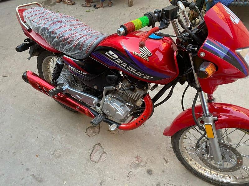 delux 125 bike lush condition fazol time waistr dor rahe 2