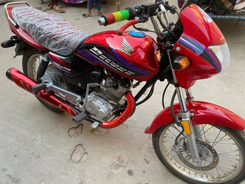 delux 125 bike lush condition fazol time waistr dor rahe 5