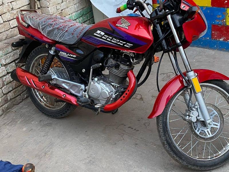 delux 125 bike lush condition fazol time waistr dor rahe 6