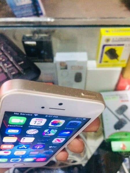 iPhone 5se 32GB non pta call 03143106155 2