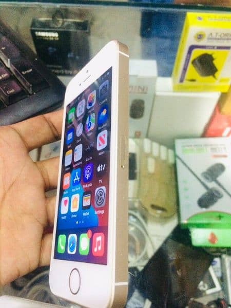 iPhone 5se 32GB non pta call 03143106155 5