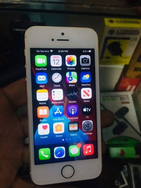 iPhone 5se 32GB non pta call 03143106155 7