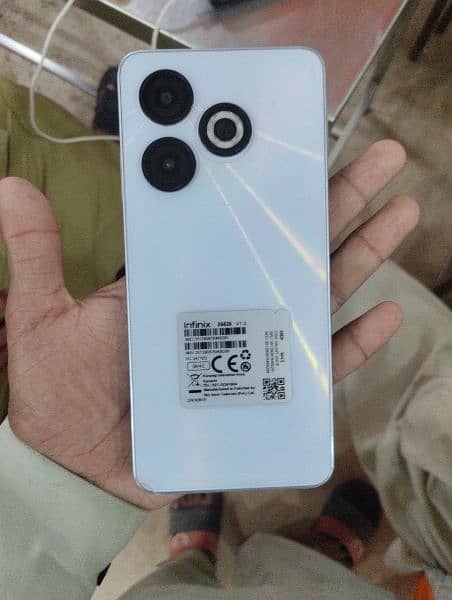 Infinix smart 8 mobile 4/64 7