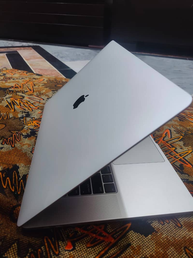 MACBOOK PRO {2019} 16" W. APP- 0332-5285444 3