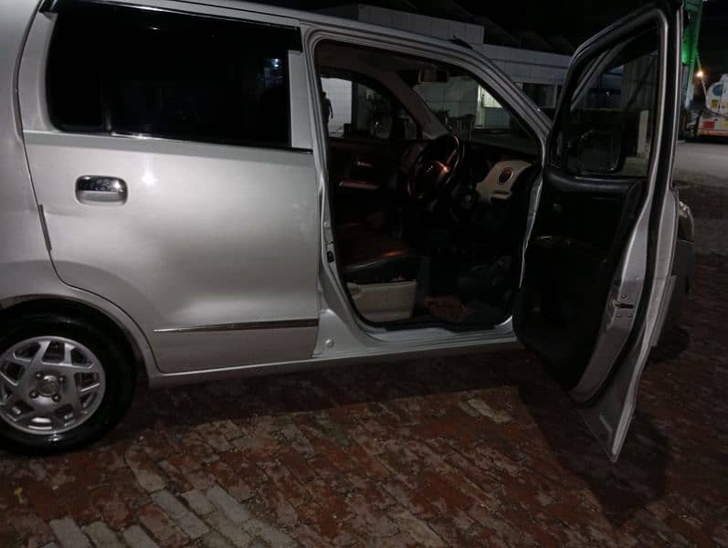 Suzuki Wagon R 2019 8