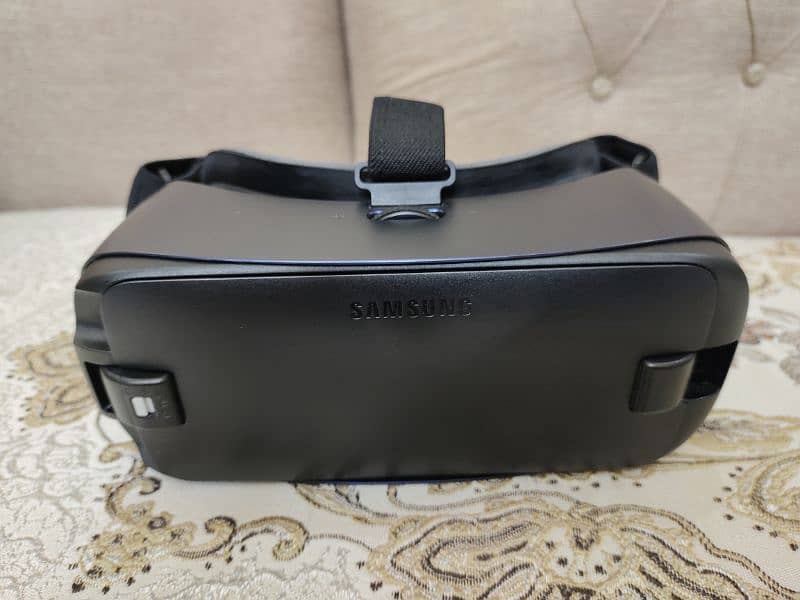 Samsung gear vr Powerd by oculus 1