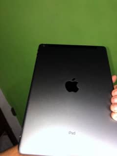 IPAD 7th generation  10/10 condition memory 32gb