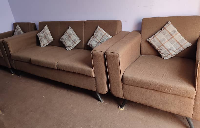 05 Seater Sofa Set Made In Master Molty Foam Condition 10/10 1