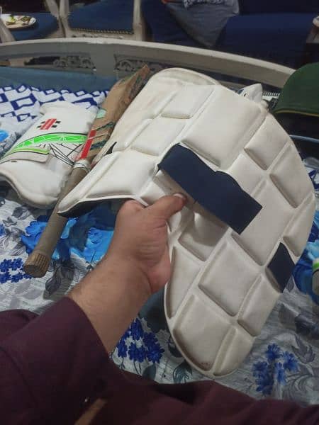 cricket hardball kit new condition bat guard Thai pads halmet all 4