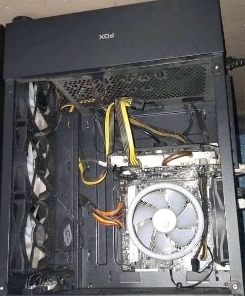 Full Gaming Pc with table and steering wheel 6