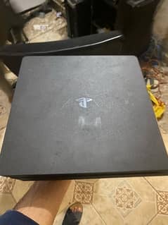 Ps4 Slim 500Gb with 2 Controllers