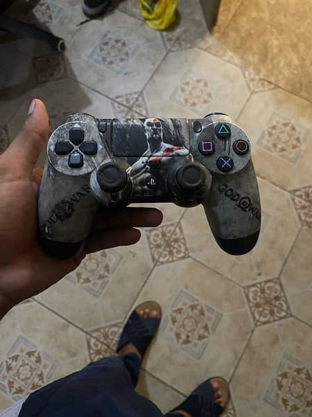 Ps4 Slim 500Gb with 2 Controllers 3