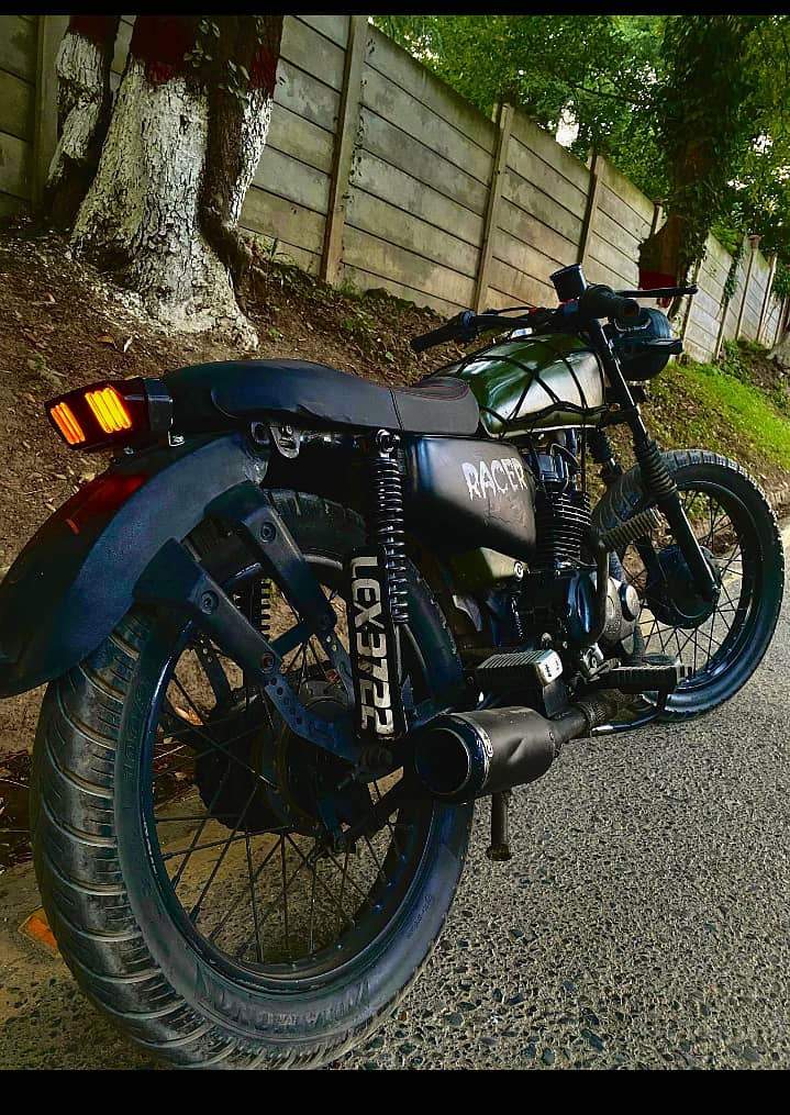 Honda 125 2014 model converted into cafe racer like chopper bikes 0