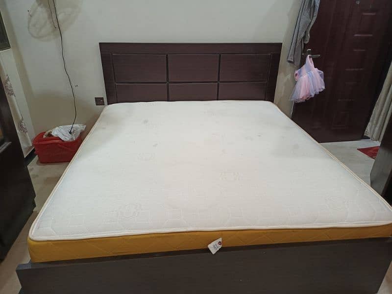 King size bed with 8 inch spring mattress 4