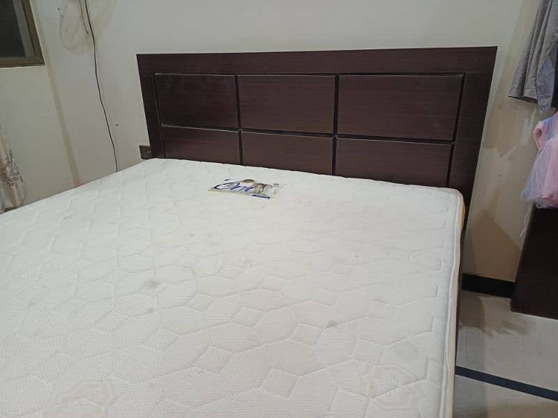 King size bed with 8 inch spring mattress 6