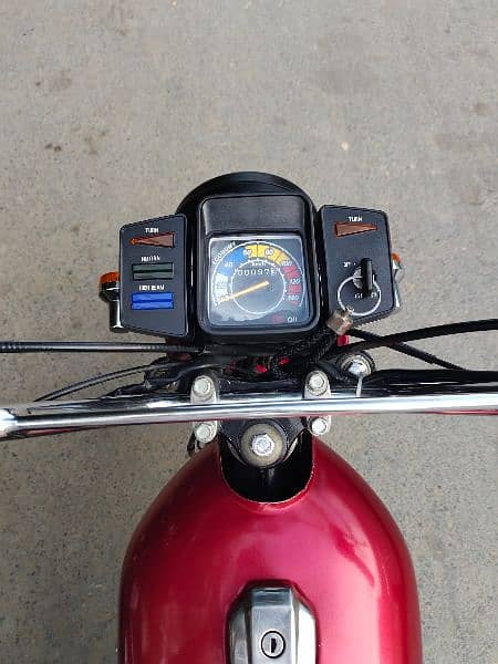 YAMAHA 4 stroke (Honda,China,Suzuki CD Pridor 70,100,125 se behtar) 12