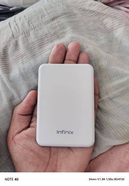 Brand New Infinix Original Magsafe charger 5