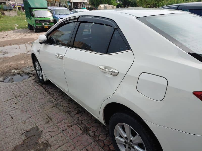 Toyota Altis Grande 2016 model registered in 2017 4