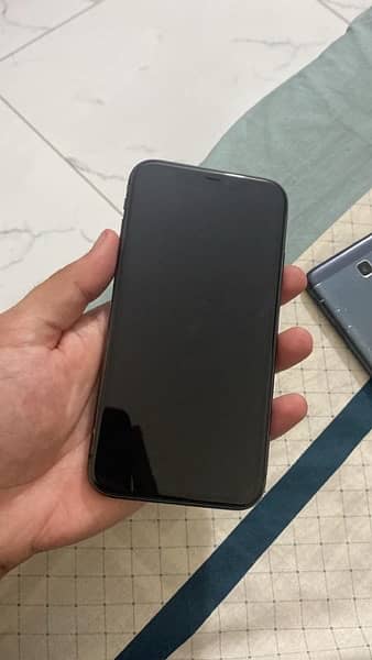 Iphone 11 Factory unlock(non-pta) black 1