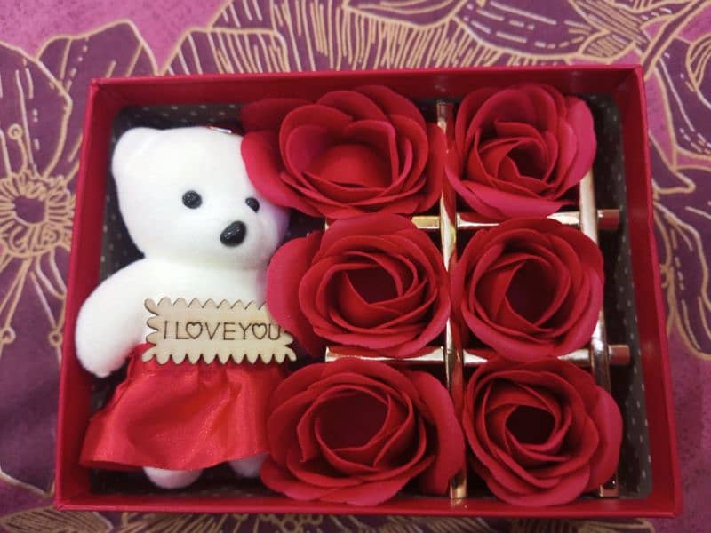 Gift Box Teddy bear + Flowers gift box 0