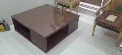 centre table in good condition 0